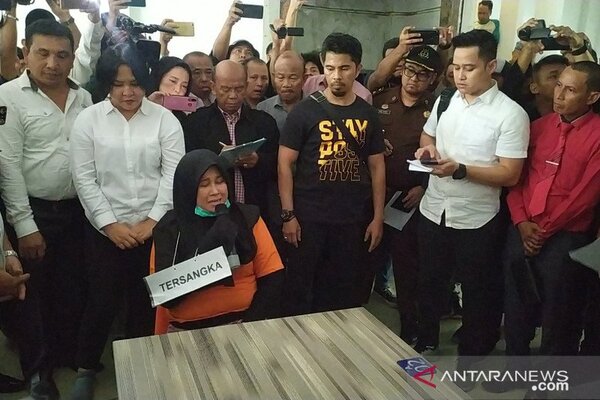  Istri Sekaligus Otak Pembunuhan Hakim PN Medan Jalani Rekonstruksi