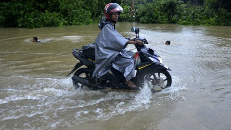 Gubernur Sulsel Janji Segera Benahi Infrastruktur Daerah Terdampak Banjir