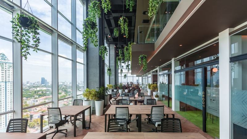  PERKANTORAN DI PUSAT BISNIS : Co-Working Space Mulai Jenuh
