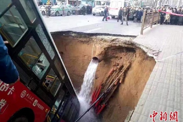  Jalan Amblas di China Tewaskan 6 Orang, 10 Hilang