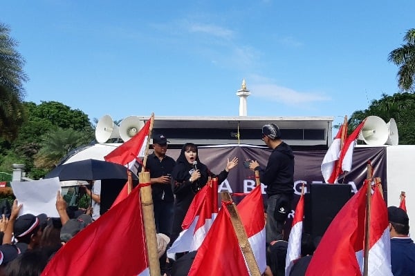  Sempat Ribut, Massa Pro dan Kontra Anies Soal Banjir Jakarta Dipisah