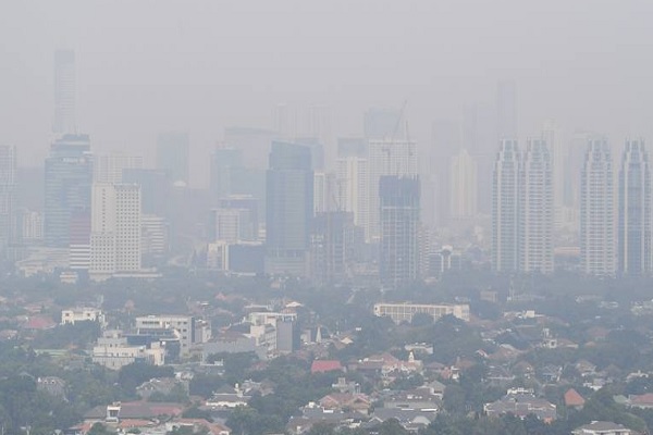  Kualitas Udara Bagus, Risma Klaim Banyak Warga Jakarta Pindah ke Surabaya