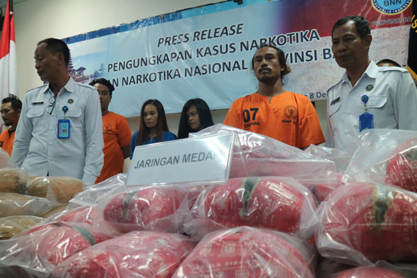  Miliki 29 kg Ganja, Pelatih Selancar ini Incar Turis di Canggu