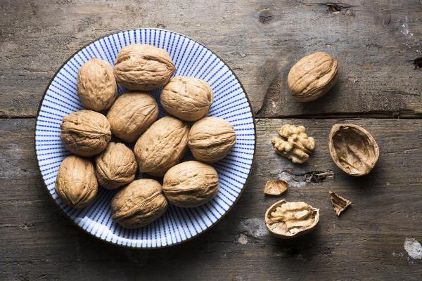  Kacang Kenari Bermanfaat untuk Usus dan Jantung Anda