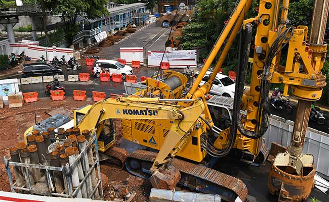  TRANSJAKARTA ALIHKAN RUTE NON BRT