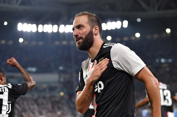  Prediksi Susunan Pemain Juventus vs Roma: Higuain dan Kalinic Main