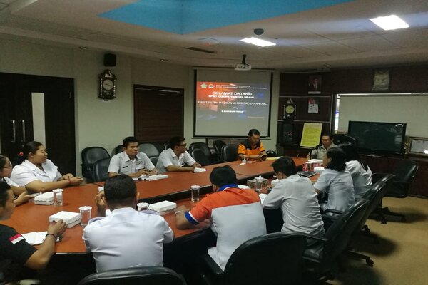 Kegiatan Evaluasi SIK 2019 serta rencana 2020 oleh para petugas BPBD Bali di UPTD Pengendalian Bencana BPBD Provinsi Bali (Pusdalops), Rabu (22/1/2020)./Istimewa