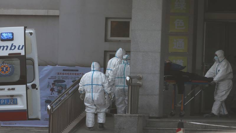 Korban Coronavirus Bertambah, China Tutup Layanan Transportasi Umum di 10 Kota
