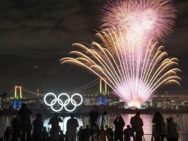 Pendar Kembang Api Tandai Momentum Olimpiade Tokyo 2020