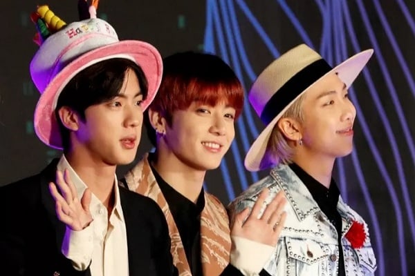  Jelang Grammy Awards, Mikrofon BTS Terjual Rp1,1 Miliar