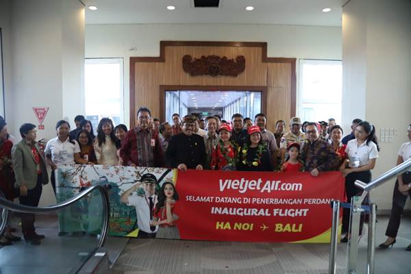  VietJet dari Hanoi Mendarat Perdana di Bali