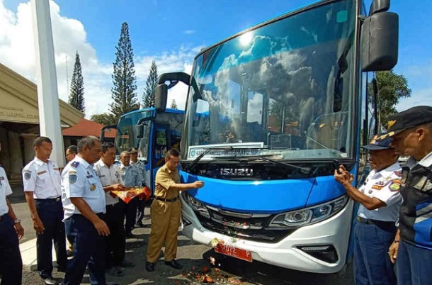  Indramayu Operasikan Tiga Bus Sekolah Gratis