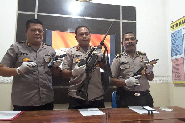  Polres Jayapura Amankan Empat Pucuk Senjata Api