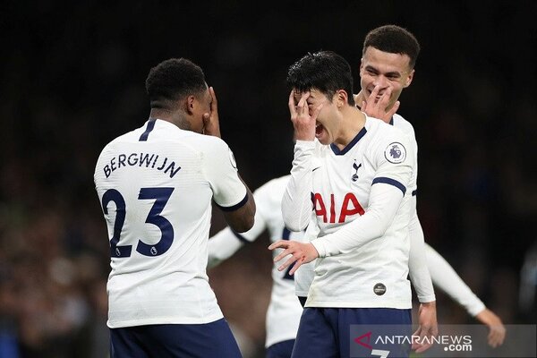  Tottenham Unggul 2-0 Atas Manchester City