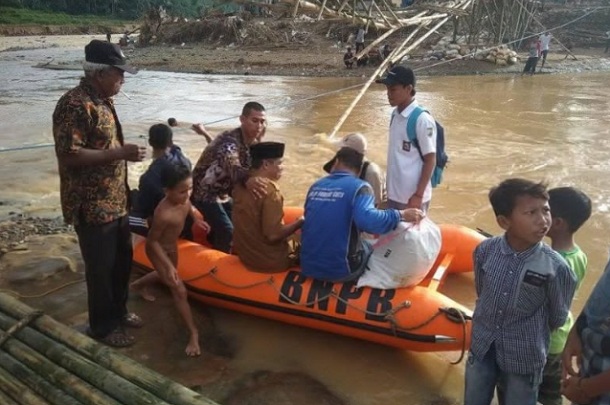  Warga Korban Bencana di Lebak Butuh Jembatan Gantung