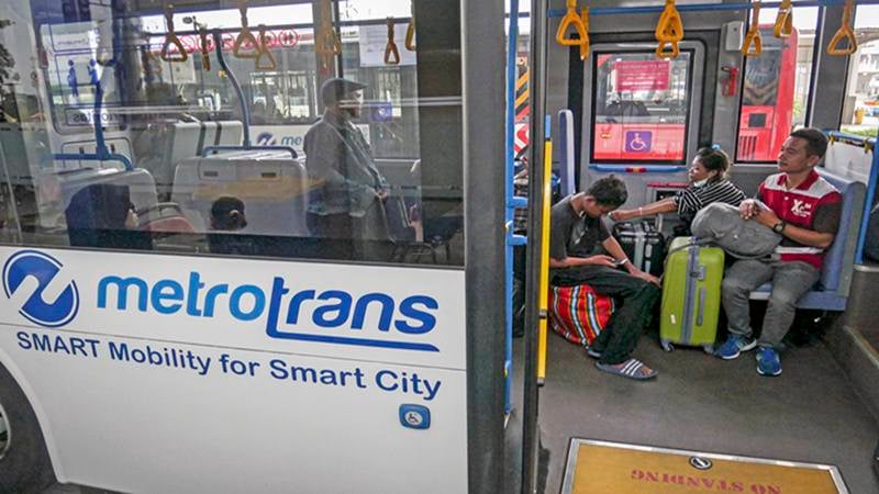  Pohon tumbang yang Menutup Jalur Transjakarta di Cakung Sudah Dievakuasi