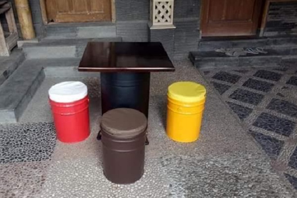  Drum Bekas Dimanfaatkan Suhanan Jadi Furniture