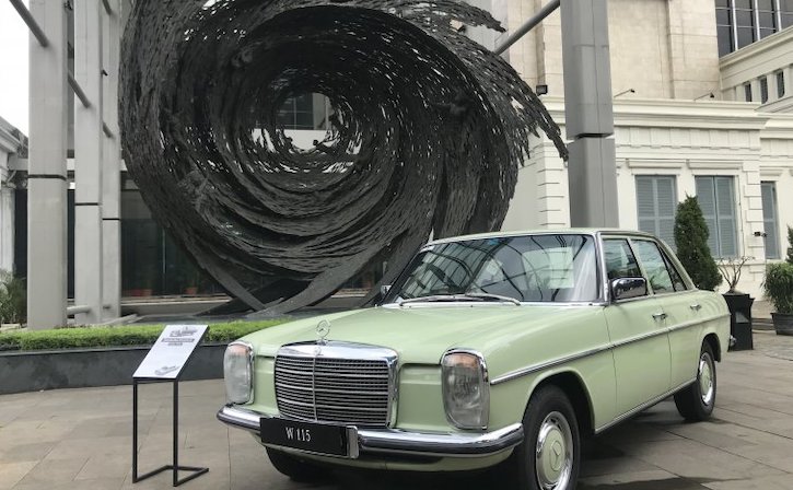  Ini Kendaraan Penumpang Pertama Mercedes-Benz Rakitan Lokal