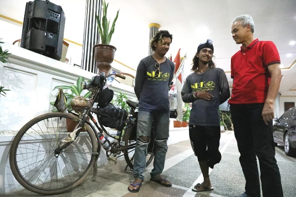  Cerita Dua Difabel Asal Banyuwangi Bersepeda Temui Ganjar