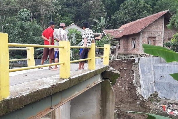  Jembatan di Argasunya Cirebon Ambruk, DPRD Siap Fasilitasi Penggunaan DBA