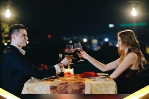  PO Hotel Semarang Tawarkan Promo Malam Valentine Romantis di Atas Kolam Renang