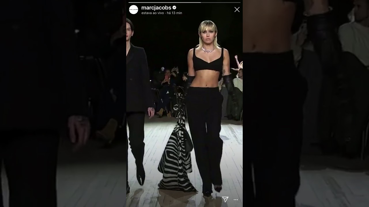  Penampilan Miley Cyrus di Runway Marc Jacobs NYFW 2020