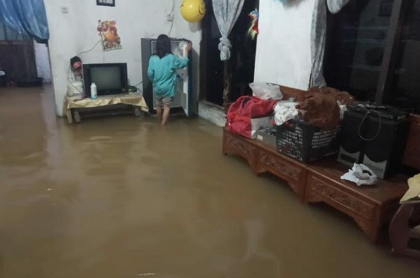  Sungai Cisanggarung Meluap, 4 Kecamatan di Cirebon Terendam Banjir 