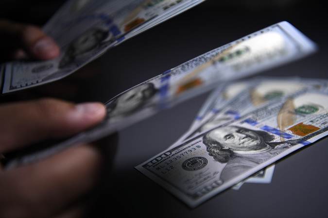  Dolar AS Hijau, Rupiah Melemah Tipis Pagi Ini