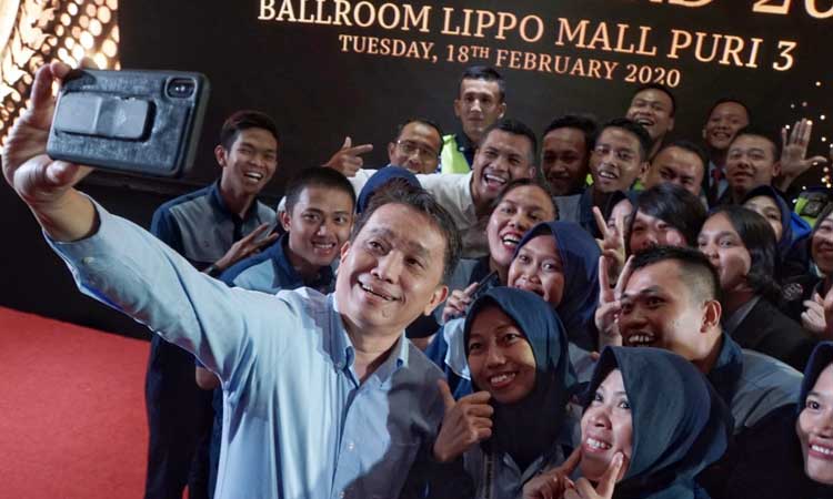  LIPPO MALL BERIKAN APRESIASI KEPADA KARYAWAN