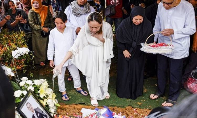  Angka 18, Cinta Sejati BCL, dan Kronologi Kematian Ashraf Sinclair   