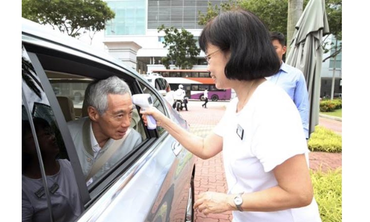  Jelang Pidato Anggaran, PM Singapura Disiplin Periksa Suhu Tubuh