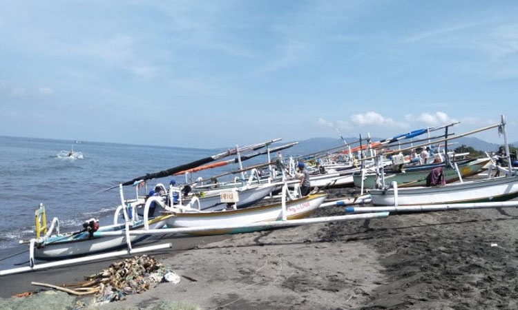  Nelayan Mataram tak Melaut akibat Gelombang Tinggi 1,5 Meter