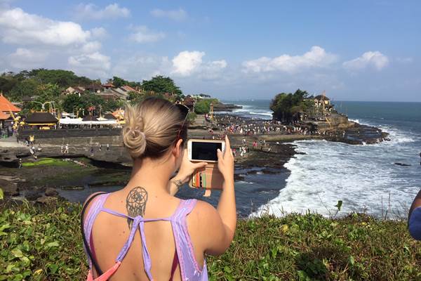  Gara-Gara Virus Corona, Pengunjung Tanah Lot Anjlok 40 Persen