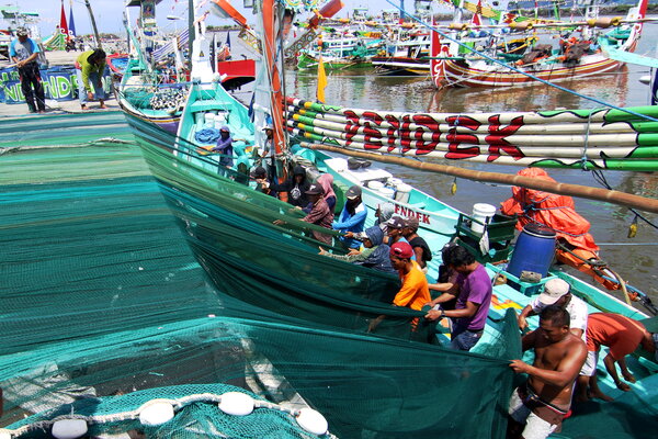 Sertifikat Layak Layar Diberikan ke 97 Kapal Nelayan di Banggai