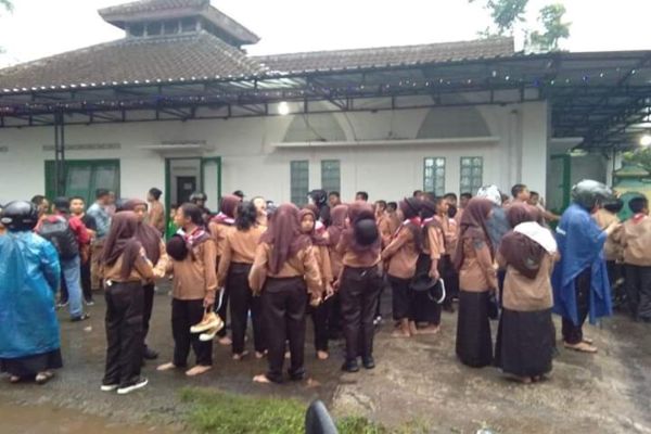  Siswa SMPN 1 Turi Terseret Banjir, 8 Ditemukan Meninggal, 2 Dicari