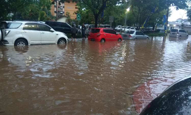  JAKARTA BANJIR LAGI: Alhamdulillah, Aernya Berkumpul