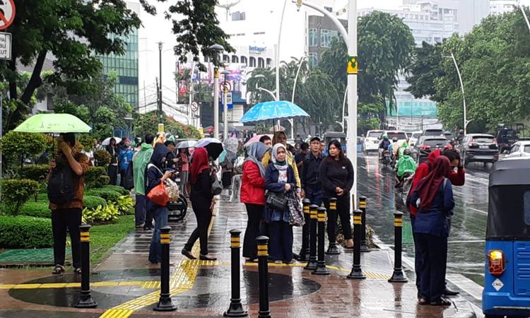  Banjir Bikin Jakarta Lumpuh