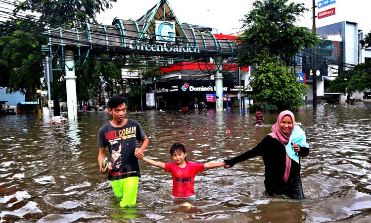  Banjir Jakarta, Jabar dan Banten, 50 Persen Gardu Kembali Alirkan Listrik