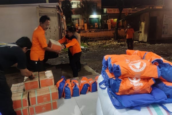  Jabar Salurkan Logistik untuk Banjir Bekasi, Karawang dan Subang