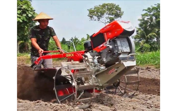  Indonesia Hibahkan 100 Unit Traktor Tangan ke Petani Fiji