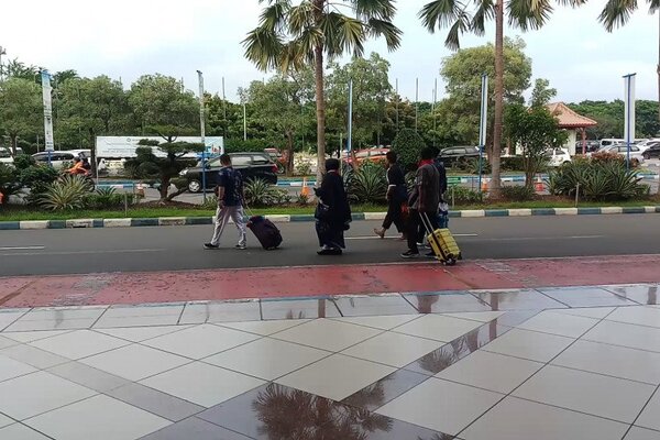  Jemaah Umroh Balik Kanan Setiba di Juanda