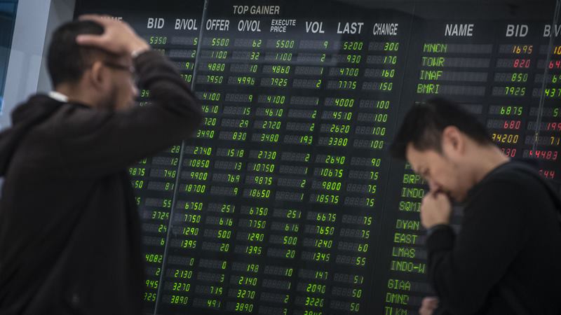  Saham Big Caps Koreksi Tajam, IHSG Turun 2,7 Persen