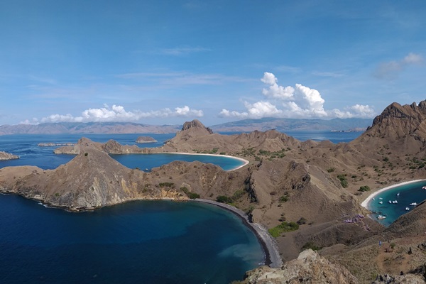 Pemandangan di Pulau Padar, salah satu objek wisata unggulan di Labuan Bajo, selain Taman Nasional Komodo/ M. Taufikul Basari
