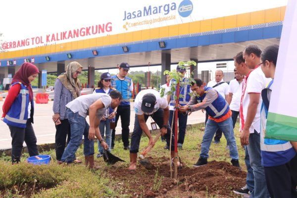  Peringati HUT Ke-42, Jasa Marga Group Tanam 42.000 Pohon