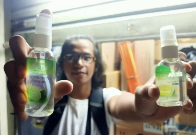  Harga Eceran Hand Sanitizer di Pasar Pramuka Melonjak Tajam