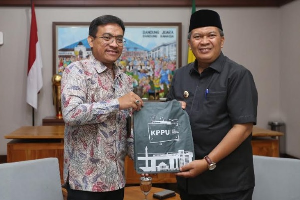  Pemkot Bandung dan KPPU Siap Ciptakan Persaingan Usaha Sehat