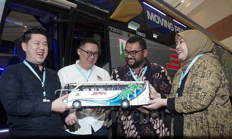  SERAH TERIMA BUS BARU