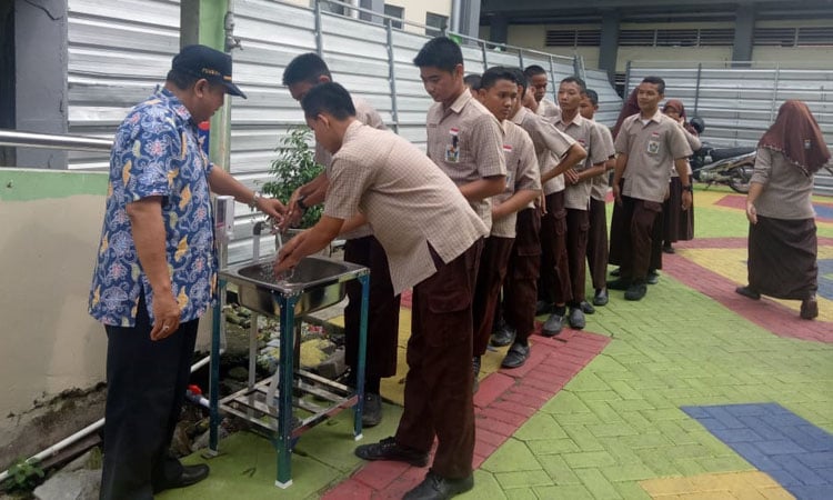  Pemkot Surabaya Pasang 39 Wastafel Portable di 19 Titik