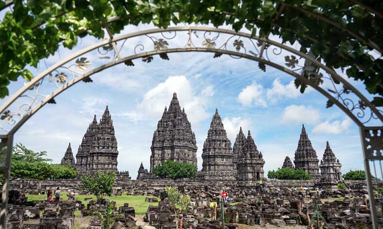  PARIWISATA YOGYAKARTA TERDAMPAK VIRUS CORONA