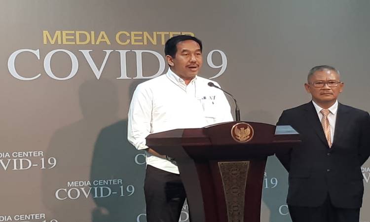 Juru bicara pemerintah untuk penanganan virus corona atau COVID-19 Achmad Yurianto (kanan) dan Dirut PT Angkasa Oura II M Awaluddin memberi keterangan soal penanganan virus corona di Indonesia di Istana Presiden, Senin (9/3/2020). JIBI/Bisnis- M Khadafi